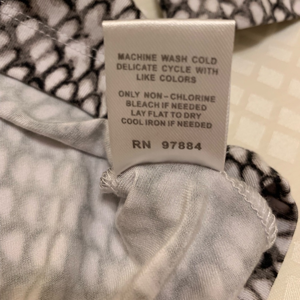 TART Signature Design Top With Cut-Out Back (Size Small) - Picture 12 of 12